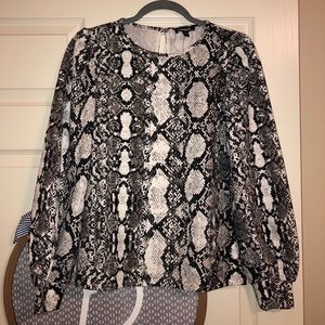 Beautiful express long sleeve top
